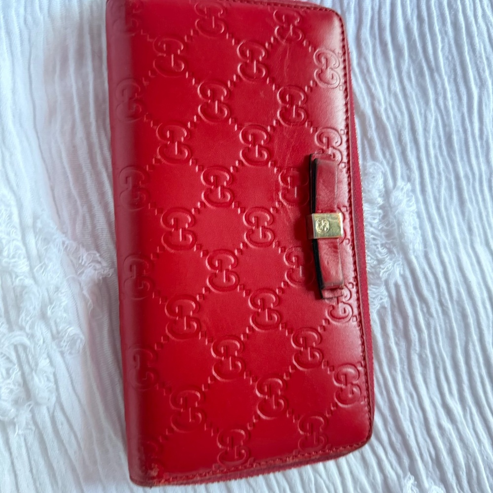 Gucci guccissima ziparound wallet